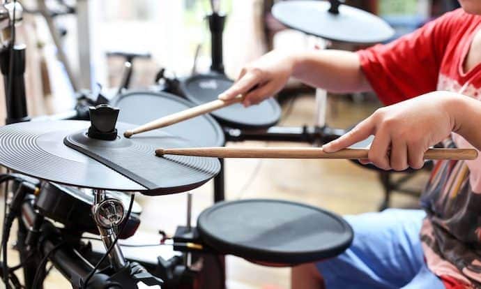 acoustic vs electronic drum kits for beginners