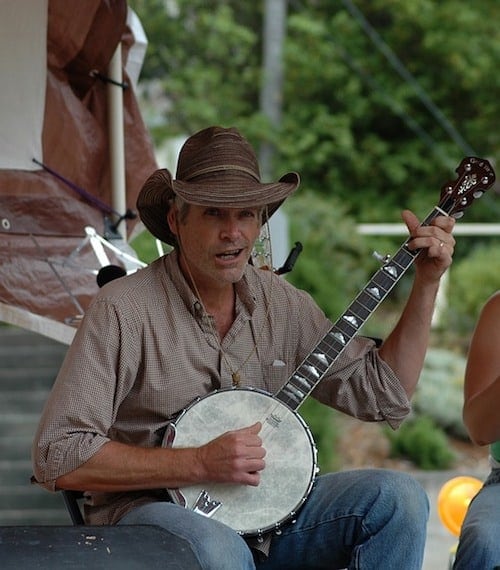how many strings do you need in your banjo