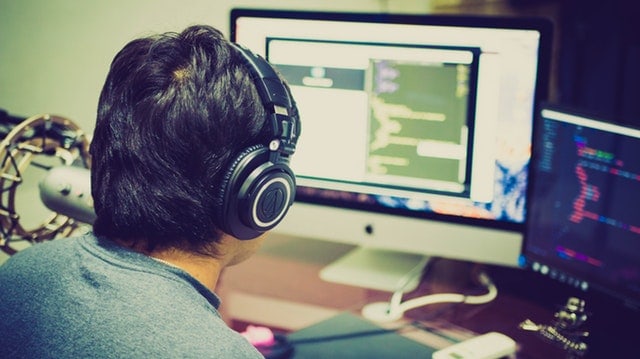 Transcribers' Headphones Ergonomics