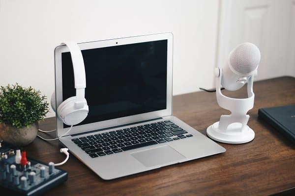 Minimal Podcasting Setup
