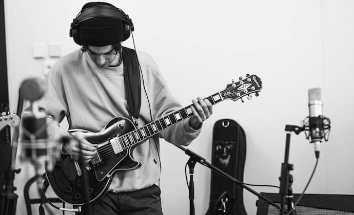 Recording Guitar in a Studio