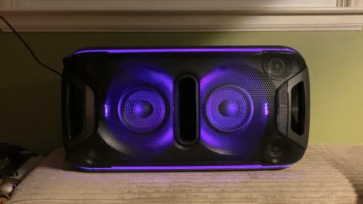Close-up Image of Sony XB72