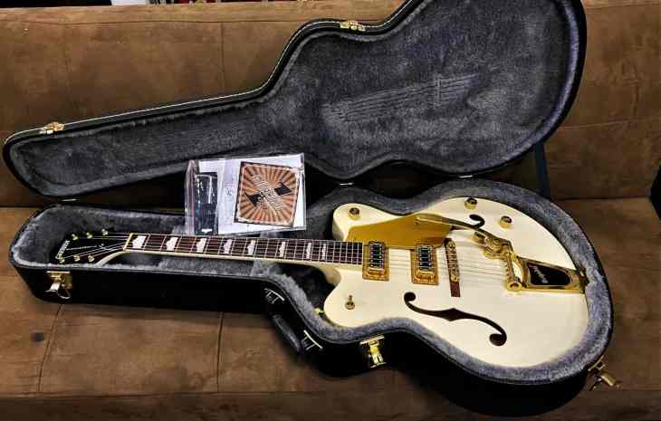 Understanding Different Tonewoods Used for Hollow Body Guitars