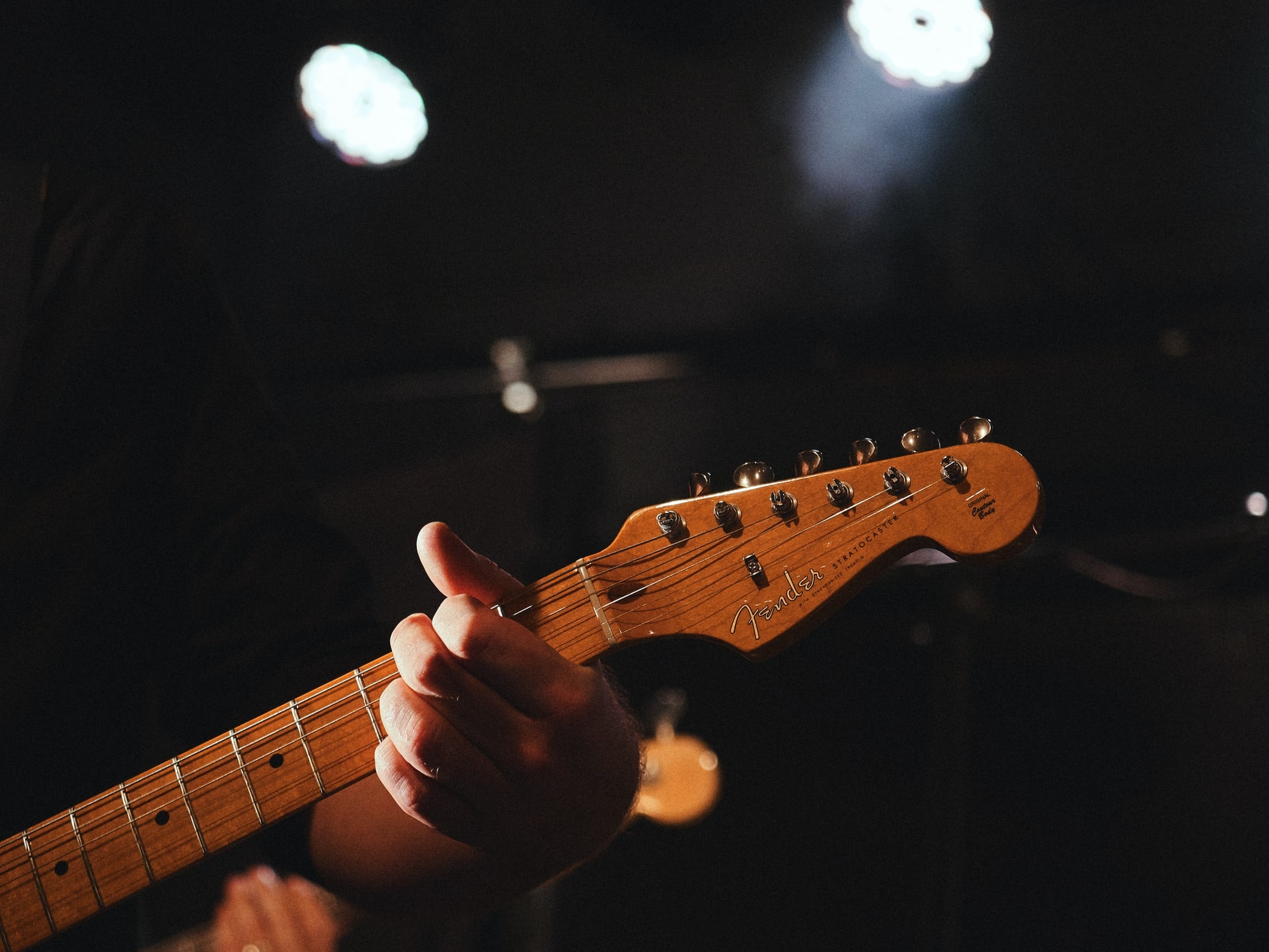 How to Practice Guitar Quietly (Both Acoustic & Electric Guitars)